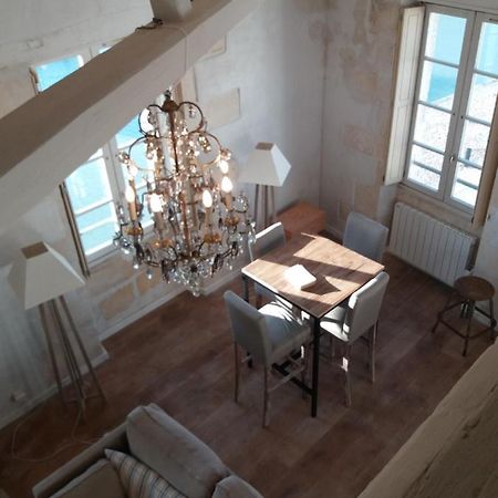 Апартаменты XVIII Century Gem With Magnificent Views Of The Harbour With A Private Garage Сен-Мартен-де-Ре Экстерьер фото