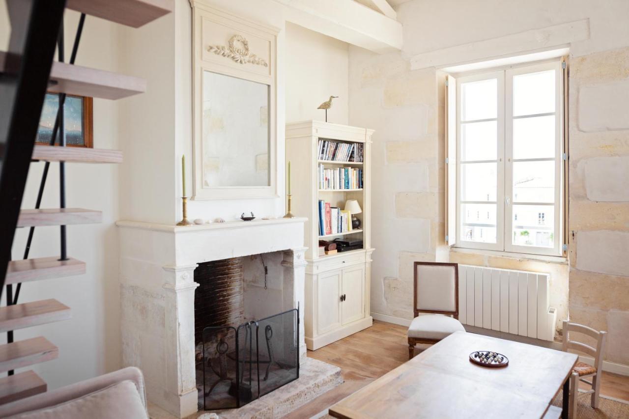 Апартаменты XVIII Century Gem With Magnificent Views Of The Harbour With A Private Garage Сен-Мартен-де-Ре Экстерьер фото