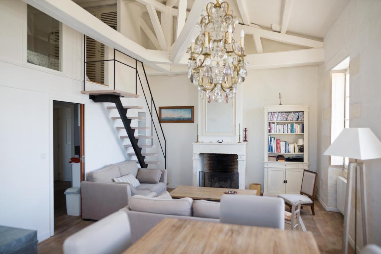 Апартаменты XVIII Century Gem With Magnificent Views Of The Harbour With A Private Garage Сен-Мартен-де-Ре Экстерьер фото
