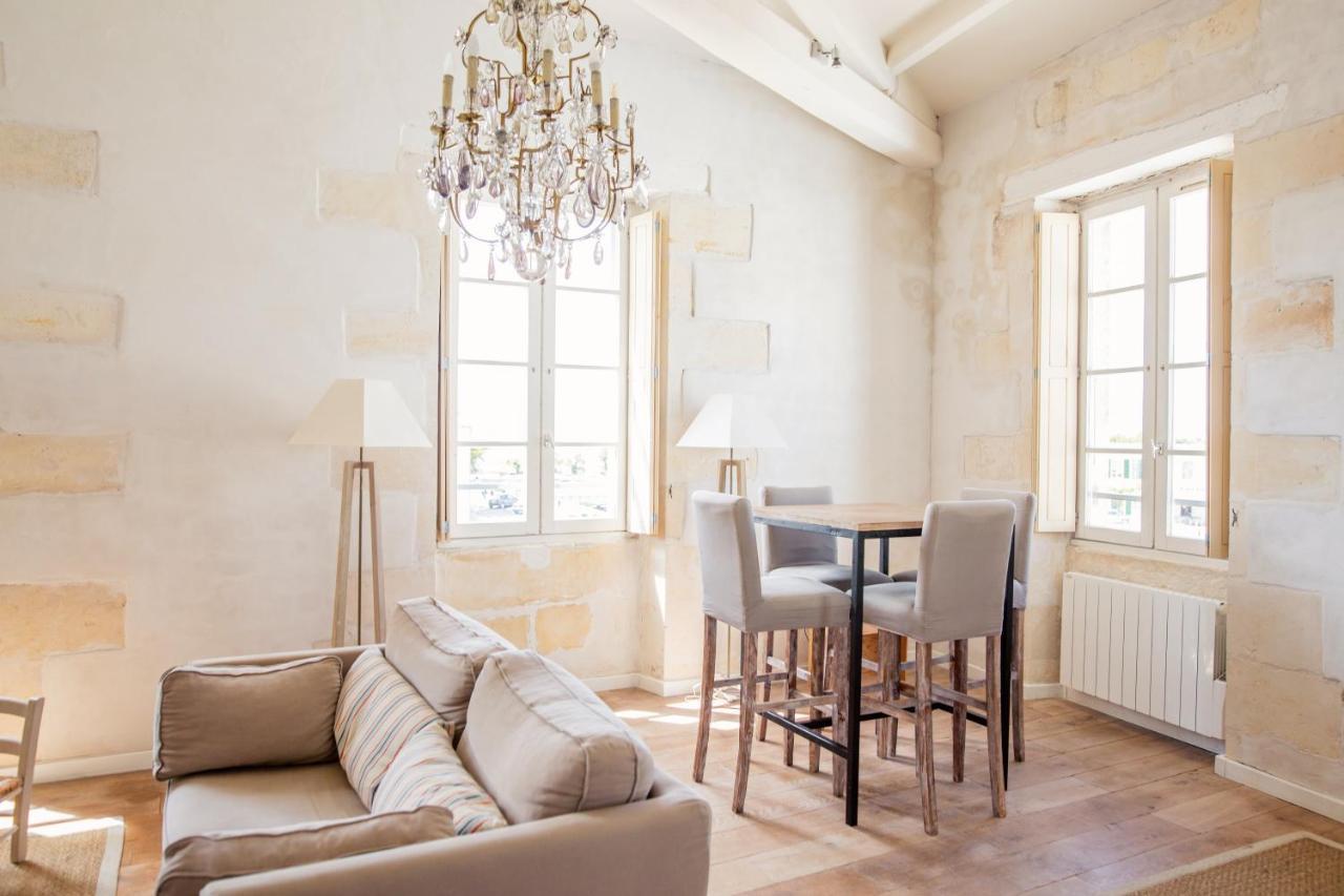 Апартаменты XVIII Century Gem With Magnificent Views Of The Harbour With A Private Garage Сен-Мартен-де-Ре Экстерьер фото