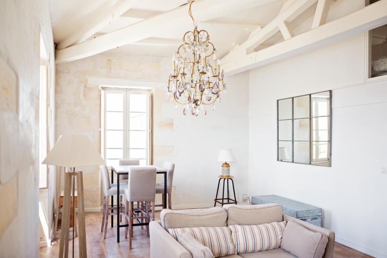 Апартаменты XVIII Century Gem With Magnificent Views Of The Harbour With A Private Garage Сен-Мартен-де-Ре Экстерьер фото