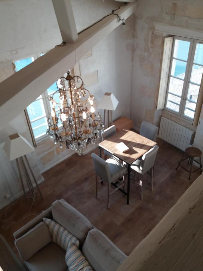 Апартаменты XVIII Century Gem With Magnificent Views Of The Harbour With A Private Garage Сен-Мартен-де-Ре Экстерьер фото